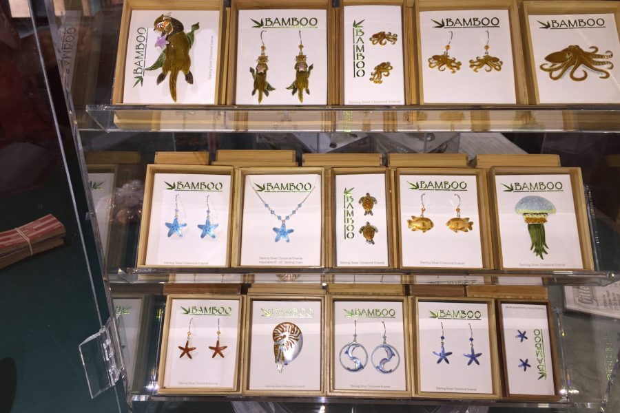 Jewelry reflecting the parks' creatures (Photo: CSPA archive)